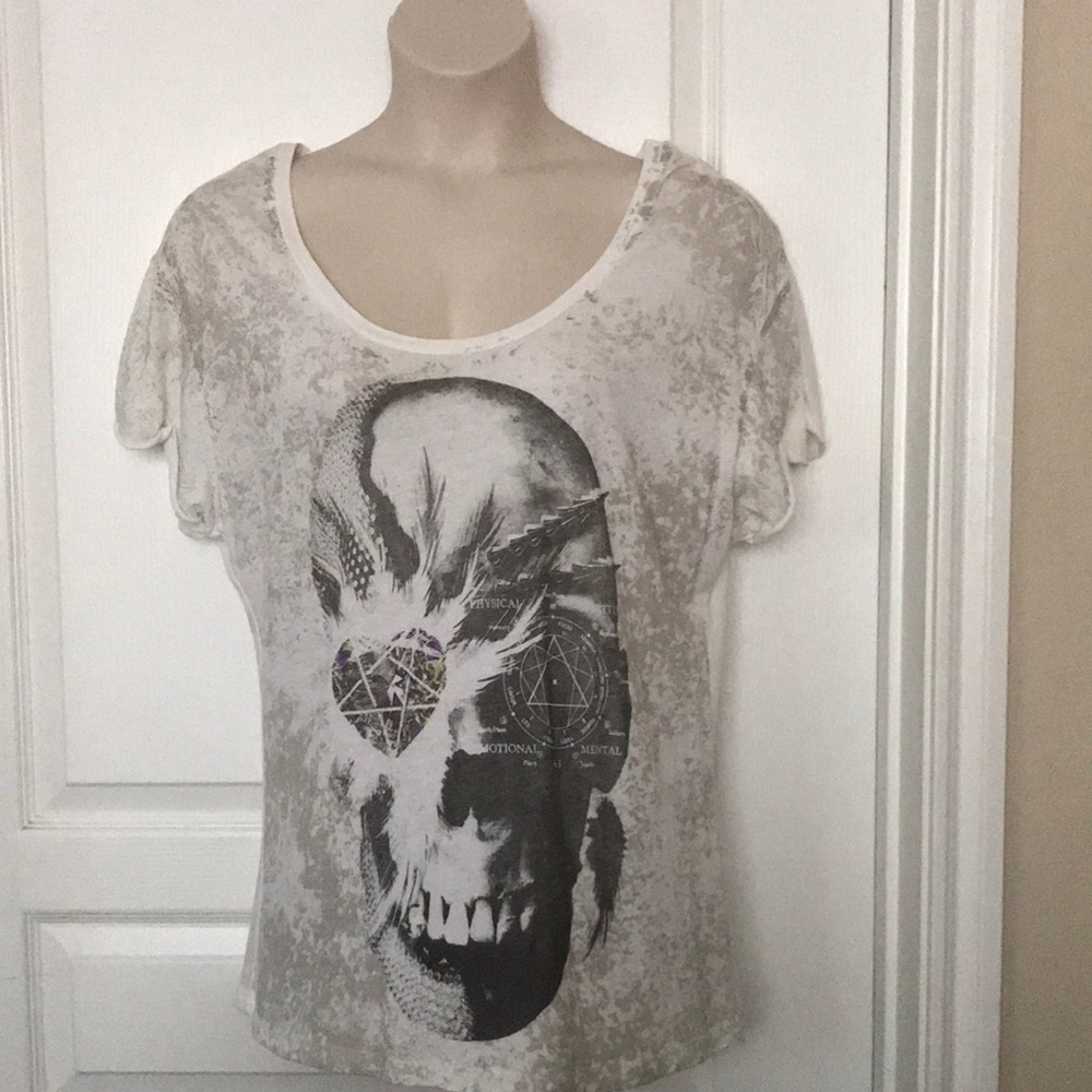 Women’s Teenage Runaway white & grey skull short sleeve t-shirt